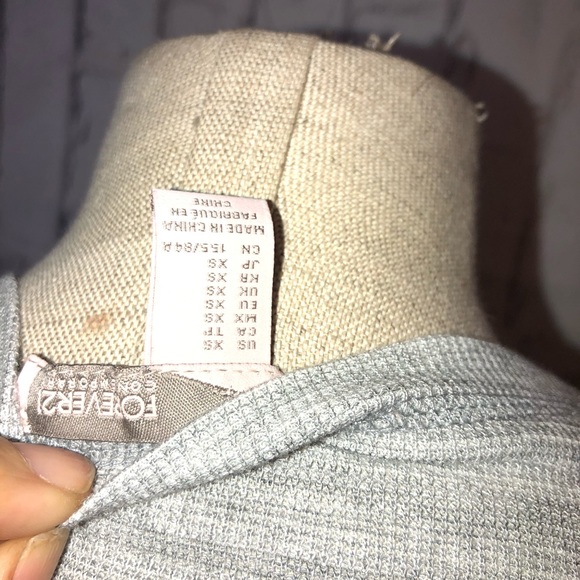 NEW Forever 21 gray crew neck sweatshirt. Size - Picture 6 of 8